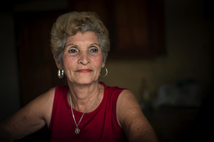 Sonia María Gutiérrez Roque, prima hermana de Bertha. “Era una mujer muy educada, cariñosita con sus pacientes, una excelente enfermera”, la recuerda. Foto Oscar Navarrete.